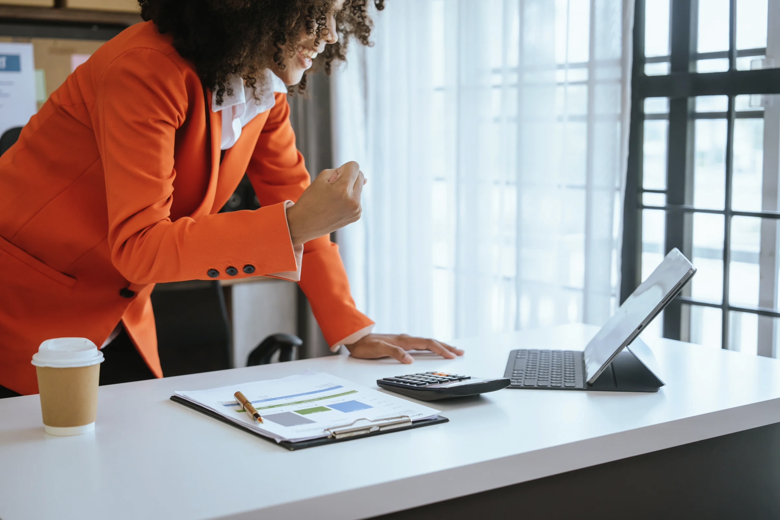 Accountant%20lady%20jpeg